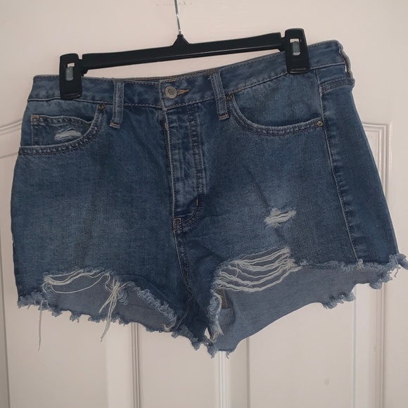 RSQ Vintage High Rise Medium-Washed Denim Shorts - Picture 1 of 4